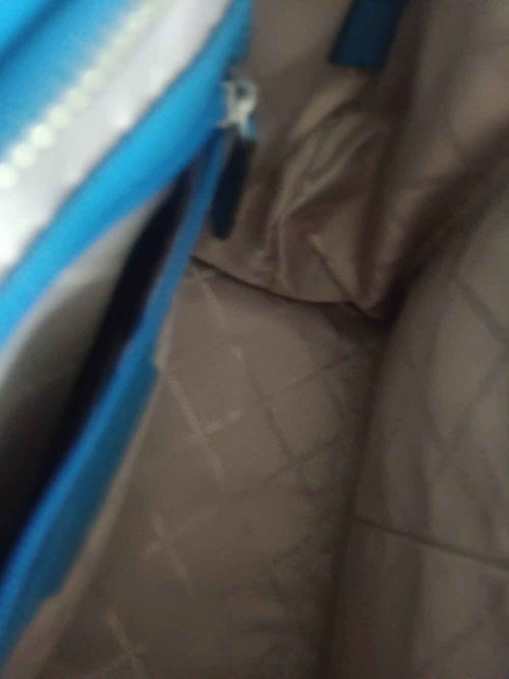 Michael Kors Large Avril Satcel - Picture 6 of 8